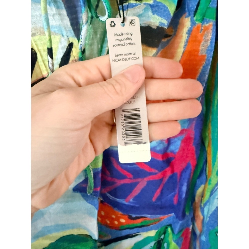 NIC+ZOE Island Beat Top Blue Multi Tropical Floral Smocked Cotton Blouse Medium - Picture 4 of 5